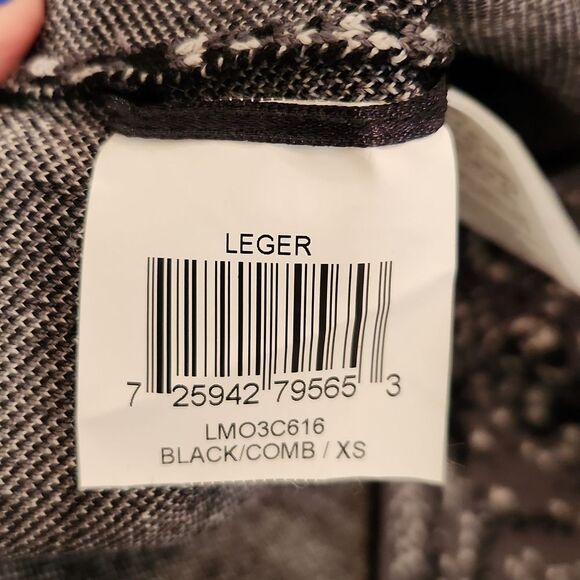 Black and gray BCBG snakeskin print midi skirt size XS, new without tags! - Picture 2 of 9